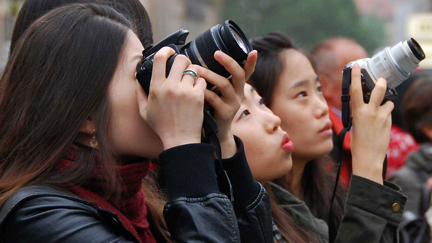 Everybody-Is-Shooting_1